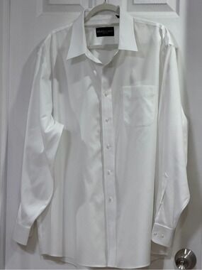 Wrinkle-Resistant White Men's Dress Shirt by